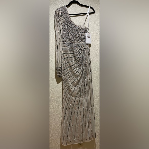 NWT Mac Duggal Asymmetrical One Shoulder Sequin Gown Platinum Size 6 - Picture 5 of 13